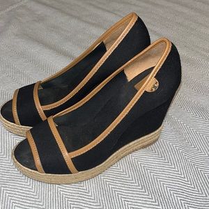 Tory Burch Majorca open toe wedge heels. Black with tan/brown trim. Size 38.5